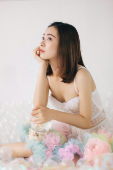 公翁与晓晴在厨房